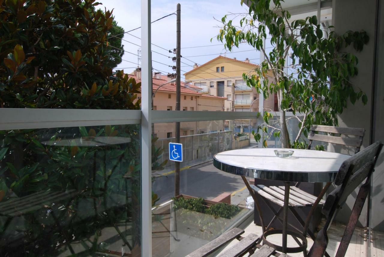 Апартаменты Blue Fridge Apartmen - Blue Fridge Apartmen - Ideal For Couples, Near Beach And Well Connected Виласар-де-Мар Экстерьер фото